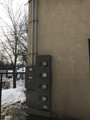 Metering pack, house panel for apartment building