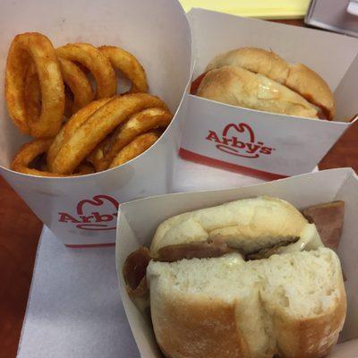 I ordered the roast beef slider, pizza slider and a small curly fries.