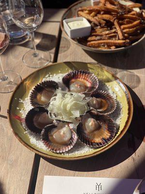 Scallops and fries, yum!