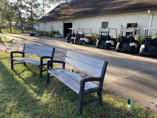 New benches as of 2022 around the putting green