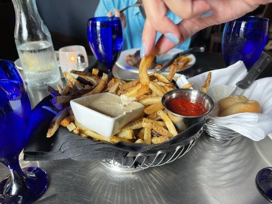 How many fries? All of them! Def a table order!