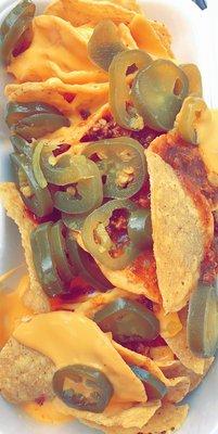 Nachos w/ chili, cheese & peppers