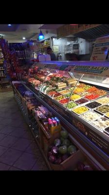 Deli always fresh and clean