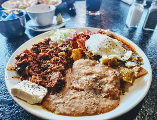 Mocorito combo red & white chilaquiles