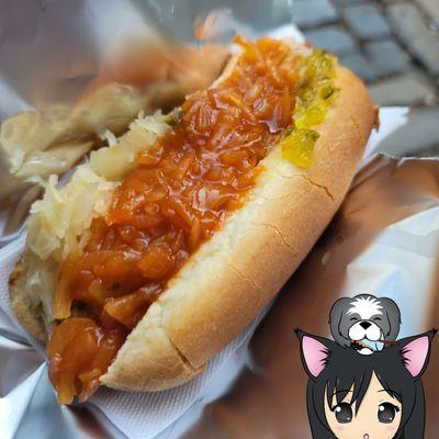 Fully loaded $2 hot dog. Love, @eatoutthao