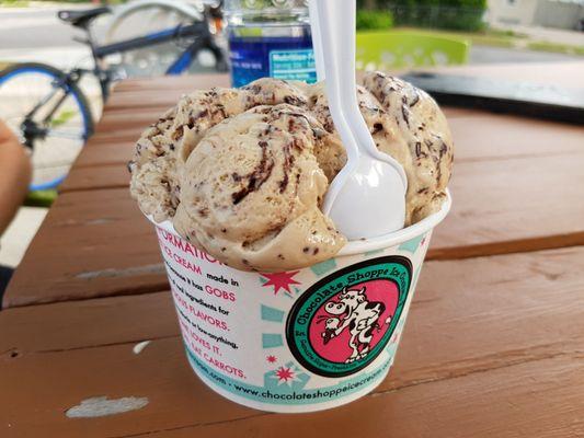 2 Scoops, $6: moose tracks & birthday cake (on bottom, not shown)