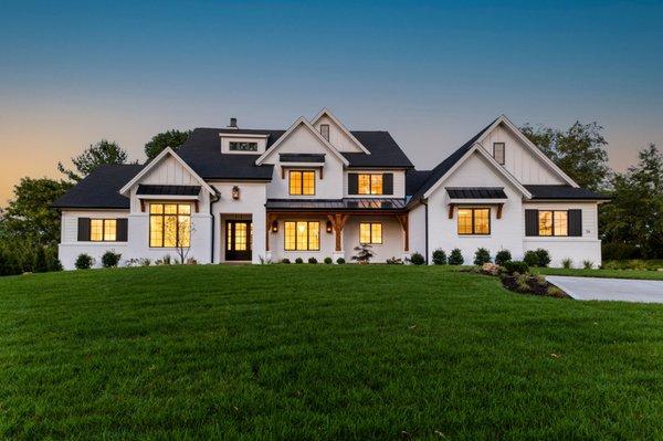 Modern Farmhouse home design architecture