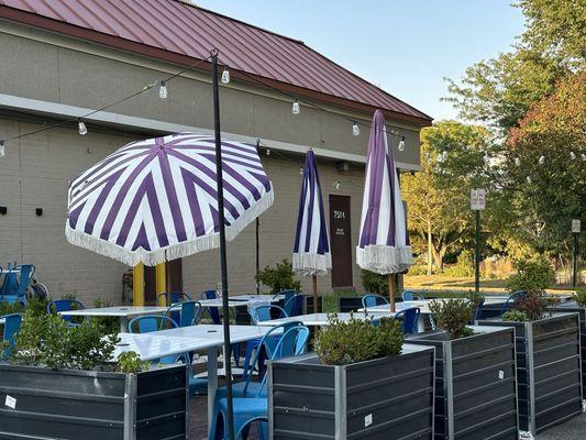 This is the outdoor patio in back of the restaurant. It's super cute and cozy. Thanks to Yelp, I knew it was there.