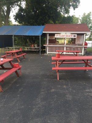 Clam shack seating