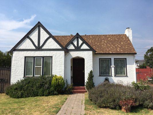 Shingles roof in Ventura ca.