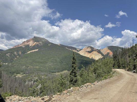 Breathtaking views from the top of Elwood Pass