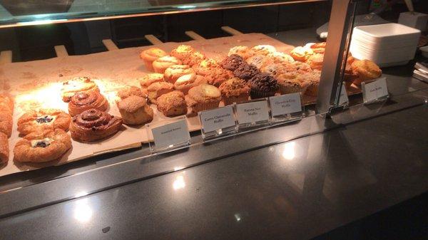 Breakfast: muffins galore!