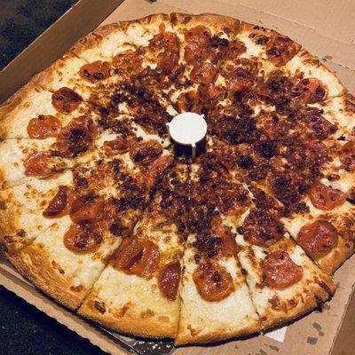 Pepperoni and bacon  on white sauce . Extra large size.