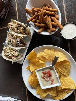 Avocado tacos, queso, and green beans