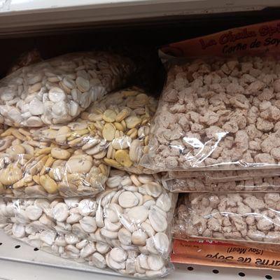 dried fava beans, native corn and TVP (soy meat)