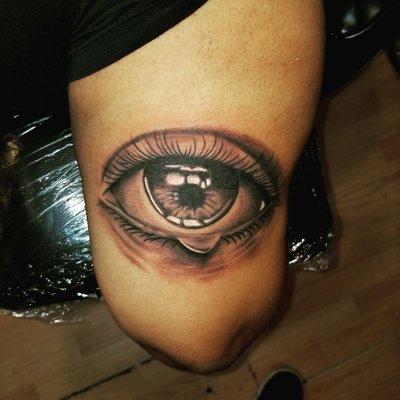 Realistic eye done by YAYO