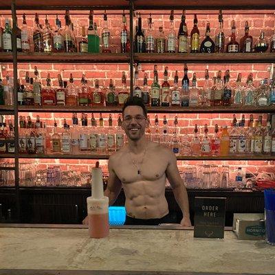 Meet our friendly bartenders!