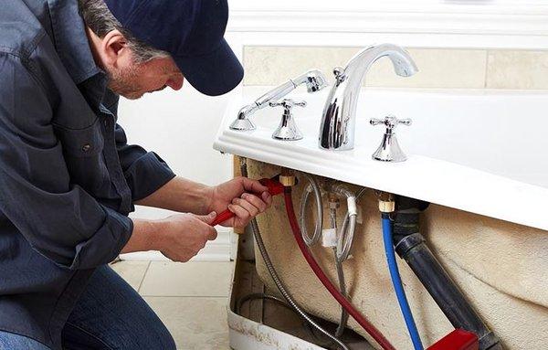 Jerry the Plumber Bathtub Installation