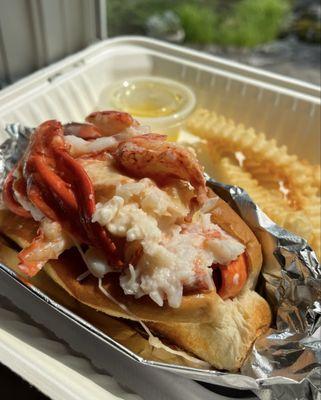 Lobster roll basket