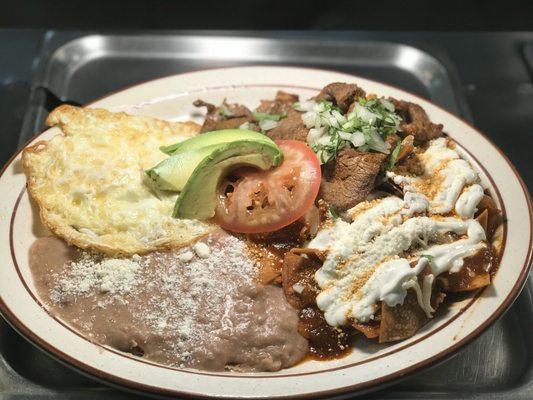 Chilaquiles con carne asada