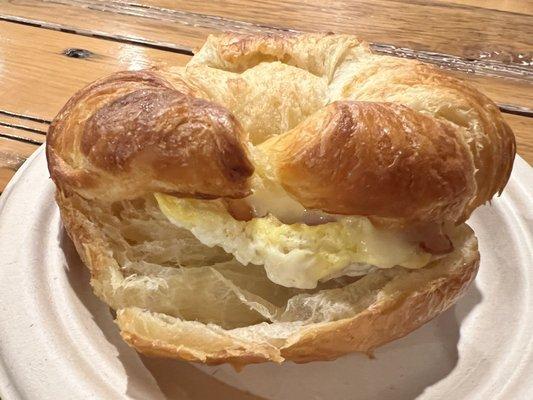 Bacon, egg and cheese croissant