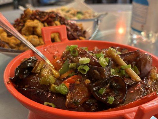 Eggplant in garlic sauce/鱼香茄子