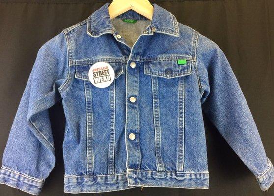 vintage Benetton kids denim distressed jacket!! available in shop!