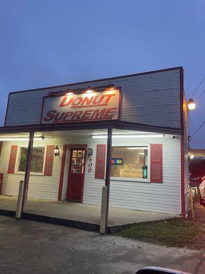 Donut shop in Crandall with a drive thru!