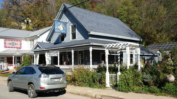 A most spectacular bakery. Bring cash or check because they say they won't be taking credit cards until they catch on....