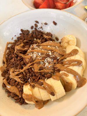 Buzz buzz coffee cacao bowl (with strawberries on the side)