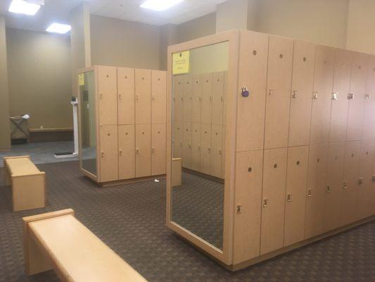 The locker room is always so clean and well lit. The women's locker room also has a sauna!