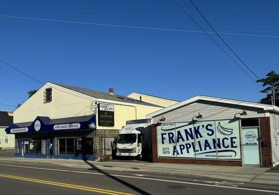 331 Main St Milford MA 01757
www.franksappliance.com
508-473-1309