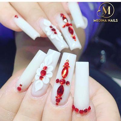 Medina Nails