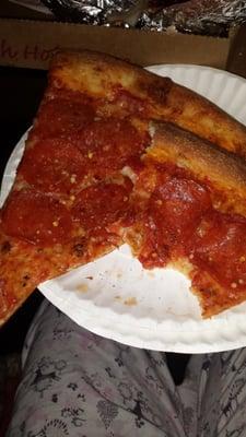 2 slices & a drink under $7. Crispy thin crust!