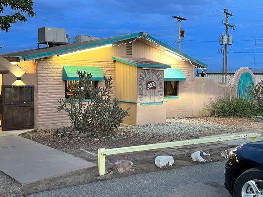 The front of Amigo Cafe.