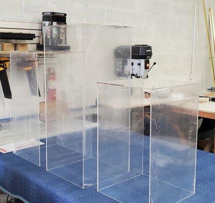 Acrylic pedestals, great for gender reveals, partys, weddings, any many more events