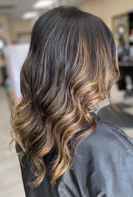 Dimensional brunette no bleach