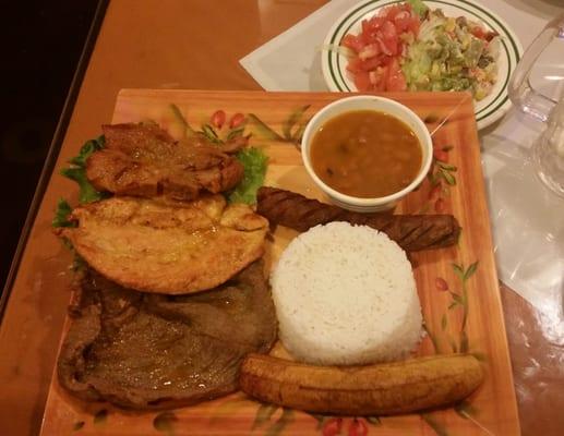 bandeja latina, all in one photo!