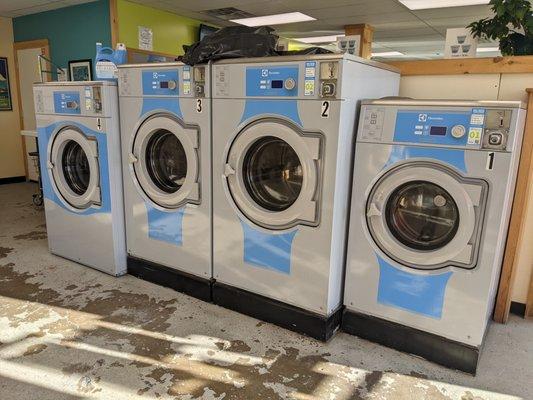 Clothes Quarters Laundromat, Winooski