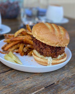 Fried Hen Sandwich Lunch -- super juicy and great flavor