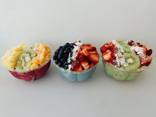 Pitaya, blue majik, green bowls. Yum!