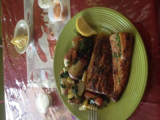 Had great Mahi Mahi and the chief presented it to us to make sure we were satisfied.  Which we were very happy with it.