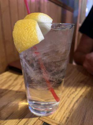 Ice water served with lemon, a nice touch...