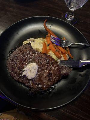 Ribeye, garlic mashed potatoes, carrots