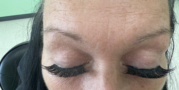 Glamorous clusters lashes