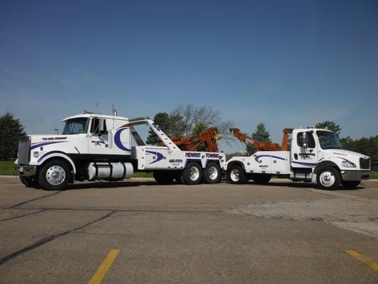 Midwest Towing and Recovery provides, wheel lift towing, flatbed towing, and heavy duty towing