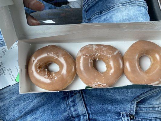 3 Count Original Glazed Doughnuts  never again just lost my business