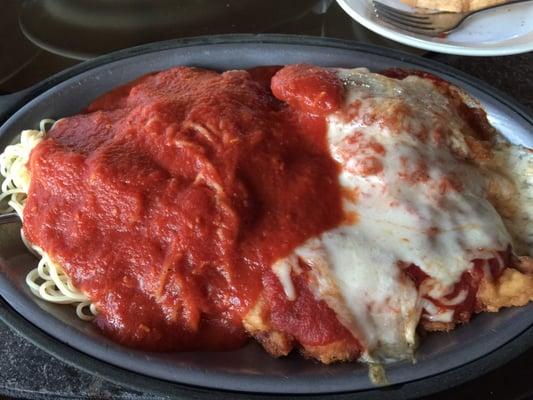 The sauce on this chicken parm and spaghetti was delicious!