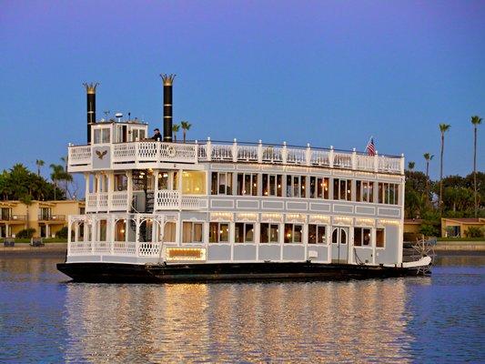 The Bahia Belle - Cruising Mission Bay