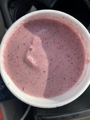 Strawberry blueberry Greek yogurt smoothie